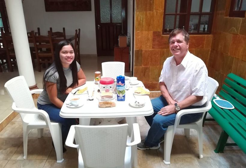 مبيت وإفطار Gondolas Holiday Lanka