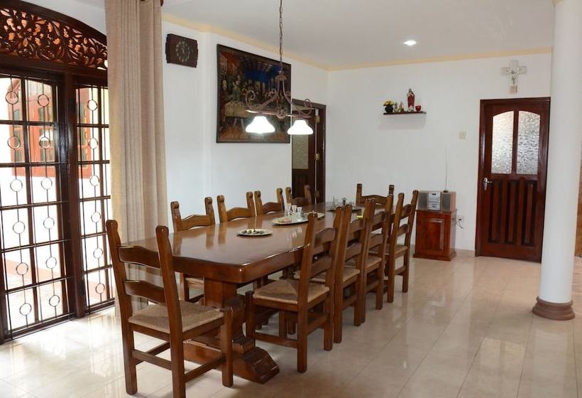 مبيت وإفطار Gondolas Holiday Lanka