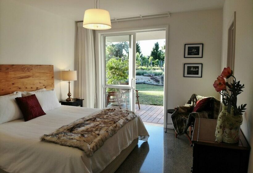 تختخواب و صبحانه Lavender Vale