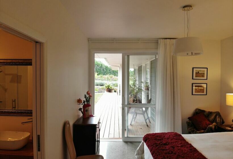 تختخواب و صبحانه Lavender Vale