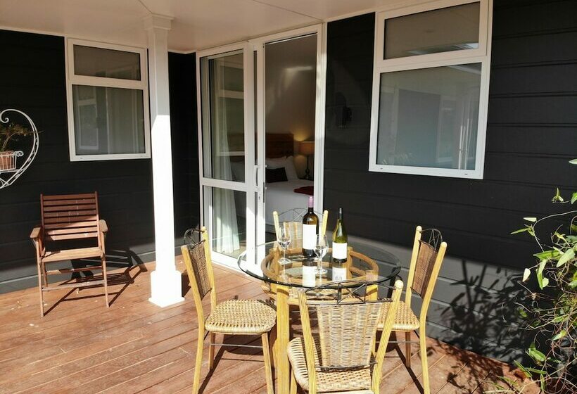 تختخواب و صبحانه Lavender Vale