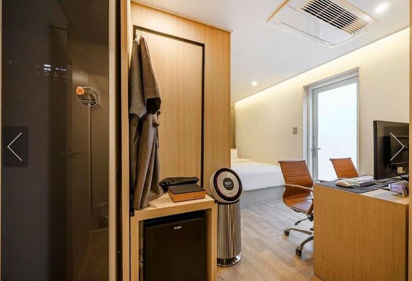 Brown Dot Hotel Yeonsan