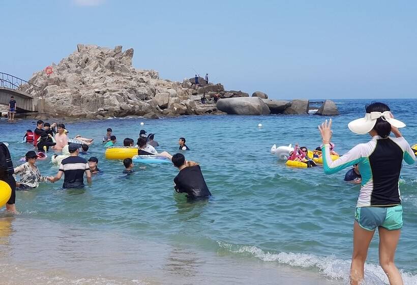 Gangneung Ocean Marina Pension   Hostel