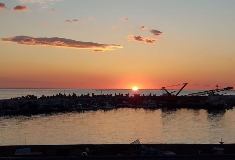 Gangneung Ocean Marina Pension   Hostel