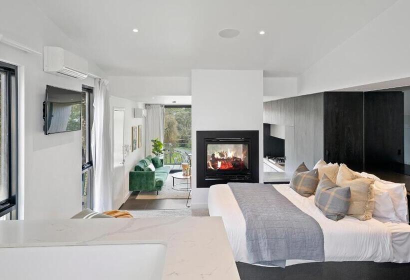 Hepburn Springs Escape