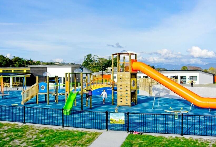 Hokitika S Kiwi Holiday Park And Motels