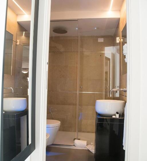 Хостел Re Dionisio Luxury Suites