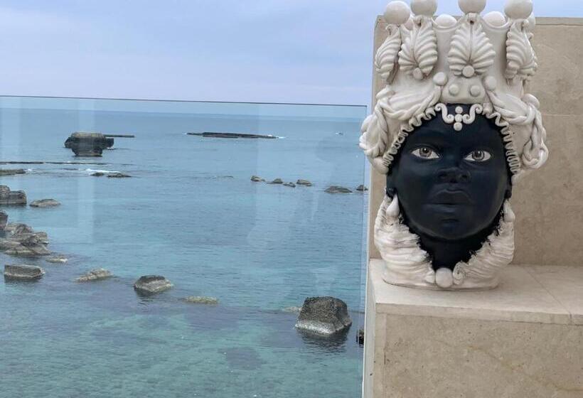 Хостел Re Dionisio Luxury Suites