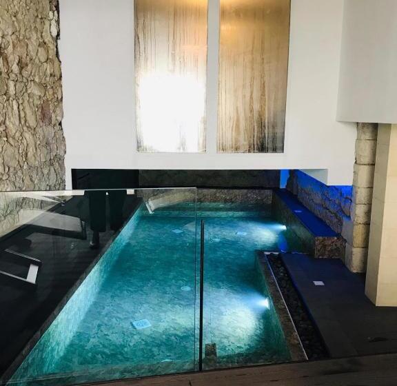 Хостел Re Dionisio Luxury Suites