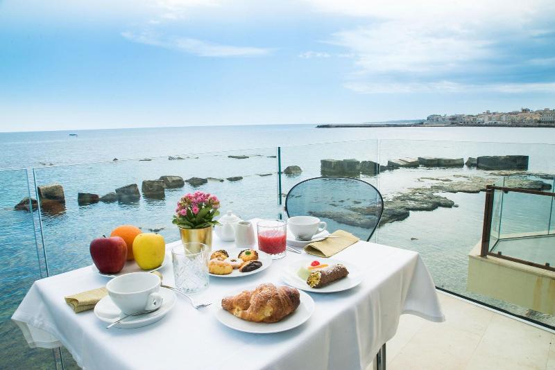 Хостел Re Dionisio Luxury Suites