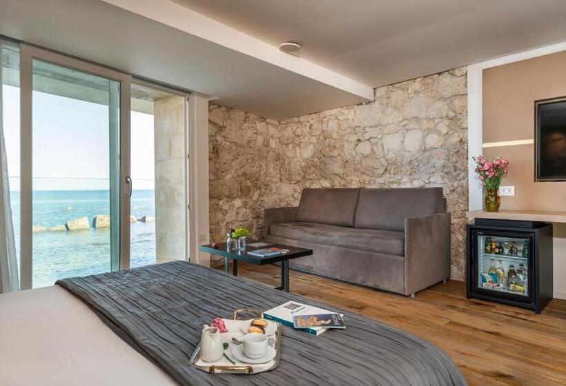 Хостел Re Dionisio Luxury Suites