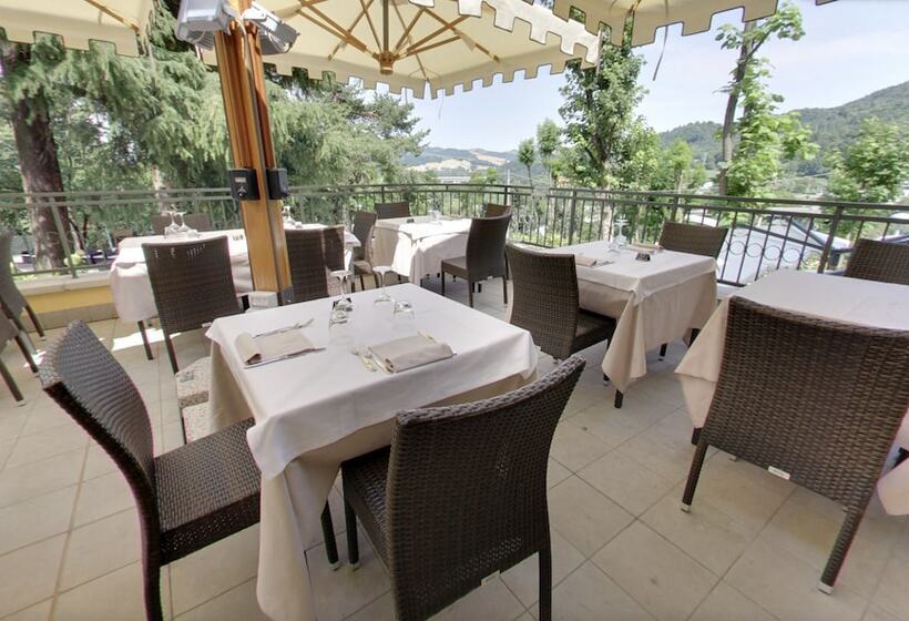 مسافرخانه Villa Del Sasso