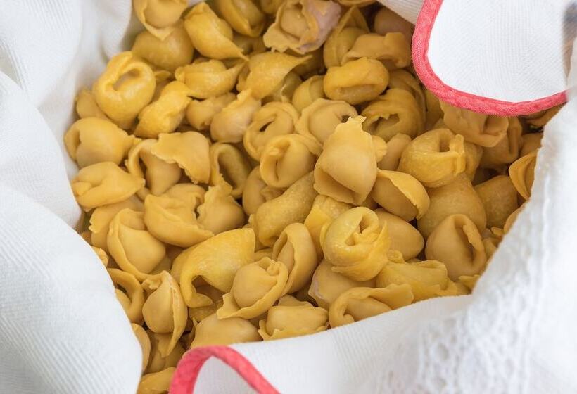 مسافرخانه Villa Del Sasso