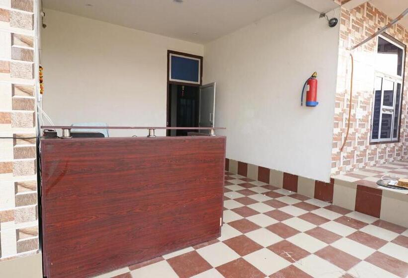 Hotel 4 U By Oyo Rooms