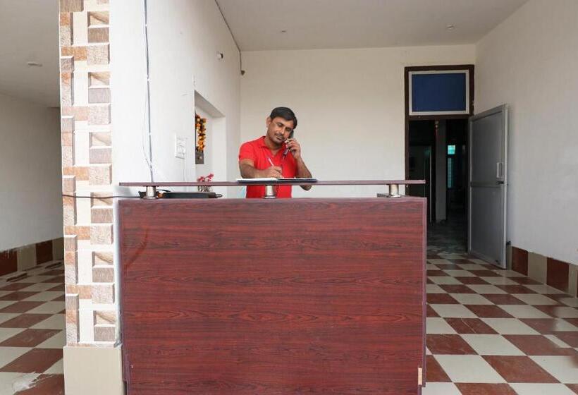 Hotel 4 U By Oyo Rooms