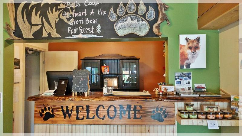 ホテル Bella Coola Mountain Lodge