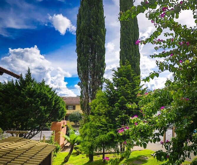 ホテル Cammino Della Serra