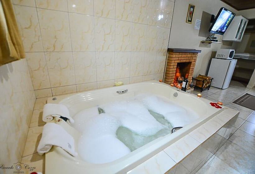 ホテル Chalés Leopoldo Em Monte Verde