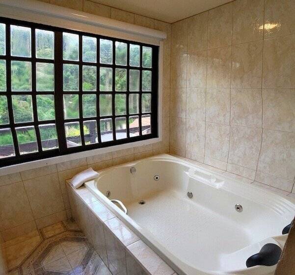 ホテル Chalés Leopoldo Em Monte Verde