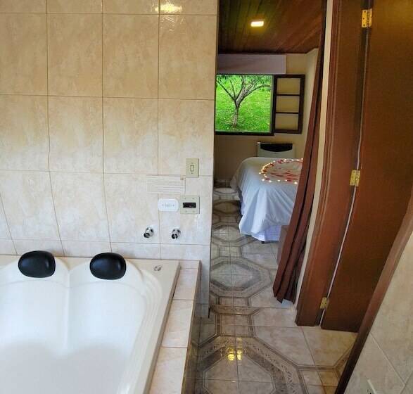 ホテル Chalés Leopoldo Em Monte Verde