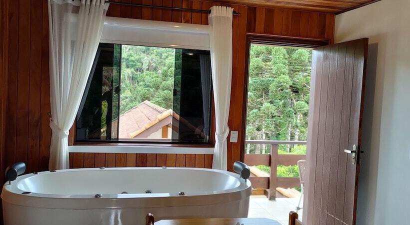 ホテル Chalés Leopoldo Em Monte Verde