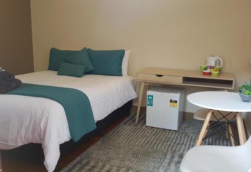 Отель Courthouse