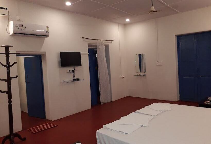 호텔 Dhuni Resorts Goa