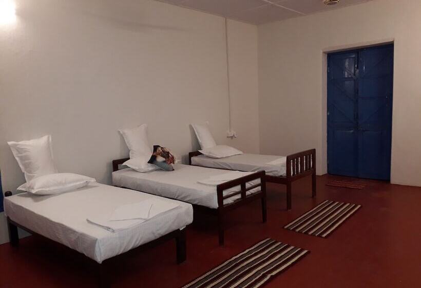 호텔 Dhuni Resorts Goa