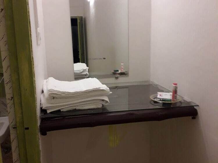 호텔 Dhuni Resorts Goa