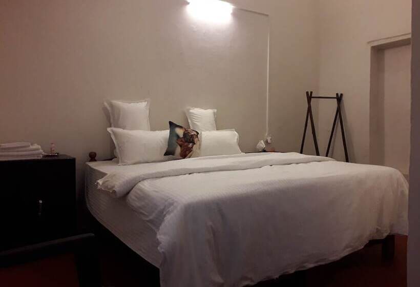 호텔 Dhuni Resorts Goa