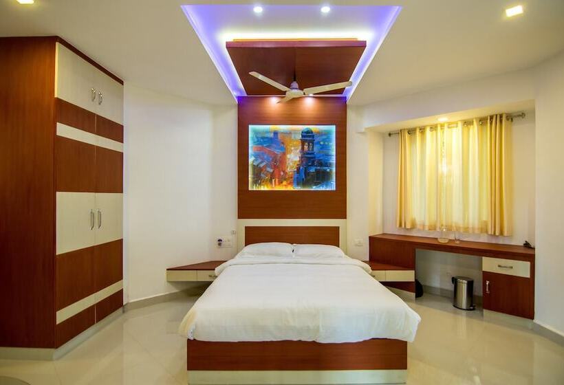 فندق Edakkal Village Resort