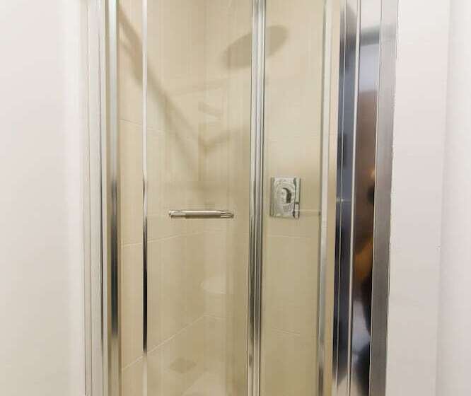 Отель Evianne Boutique