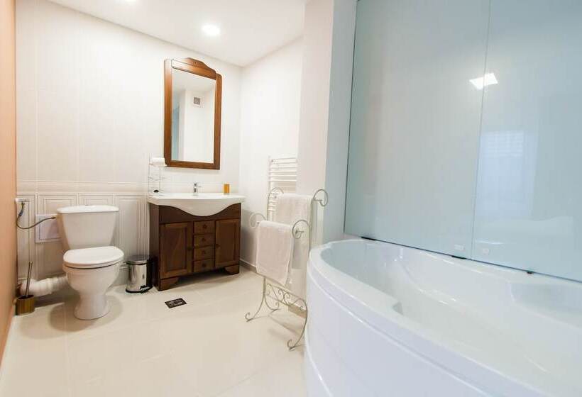 Отель Evianne Boutique