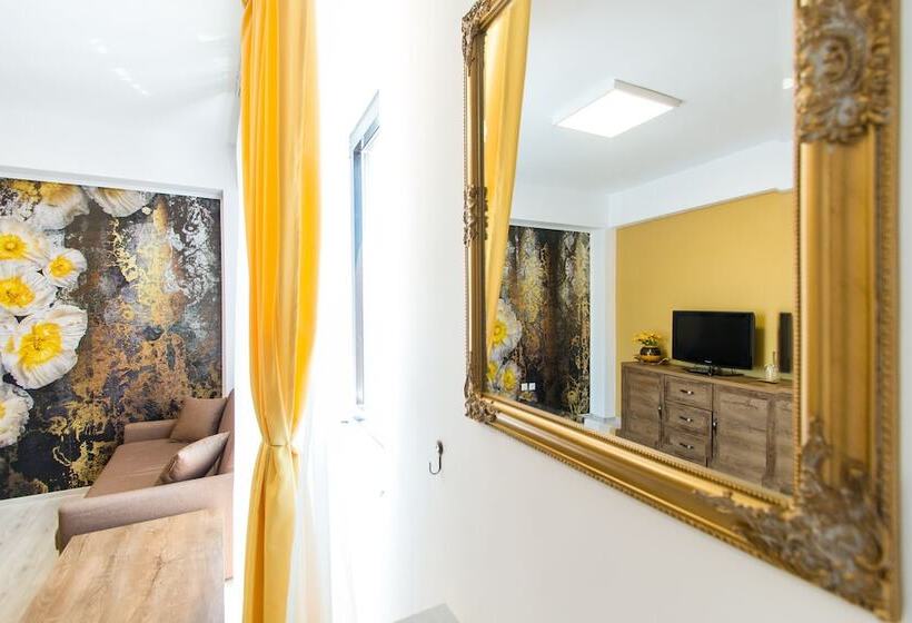 Отель Evianne Boutique