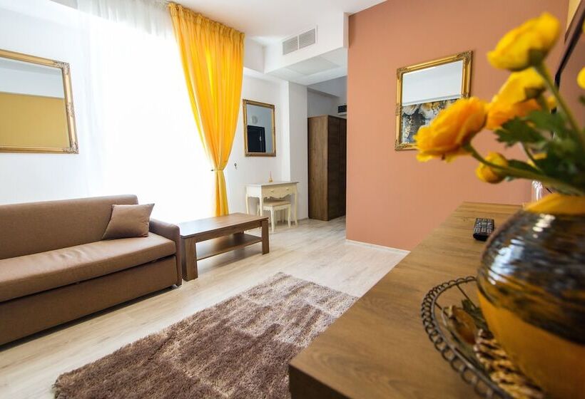 Отель Evianne Boutique