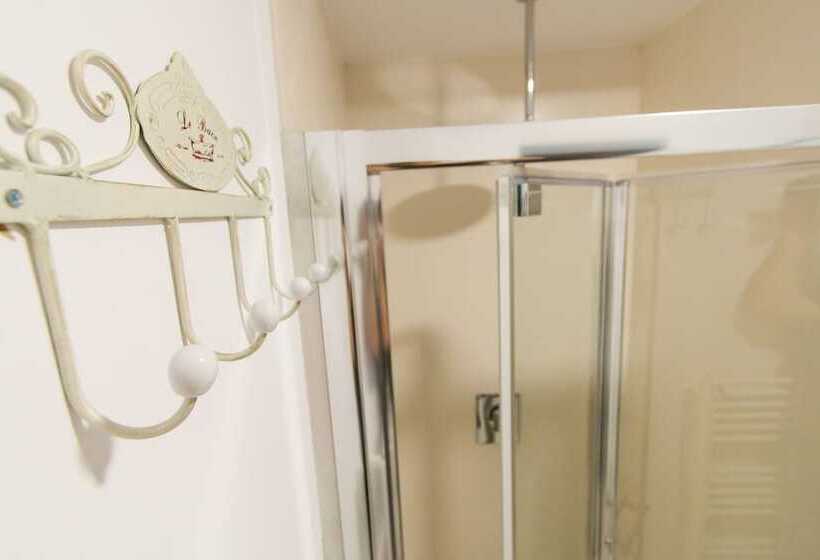 Отель Evianne Boutique