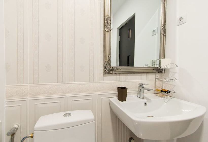 Отель Evianne Boutique