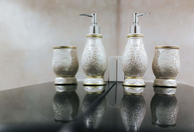 Отель Evianne Boutique