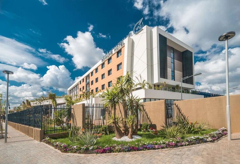 هتل Golden Tulip Royaume