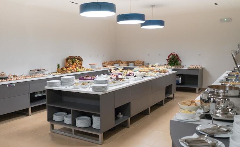 هتل Golden Tulip Royaume