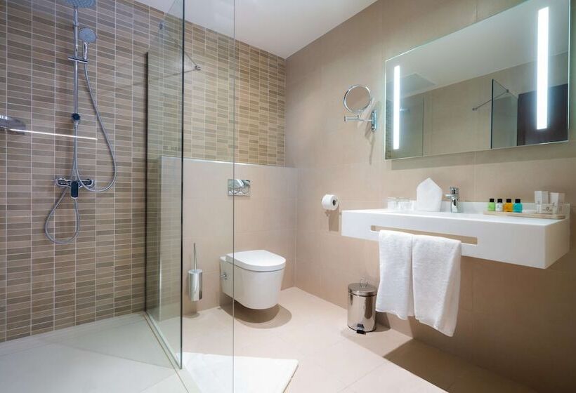 هتل Golden Tulip Royaume