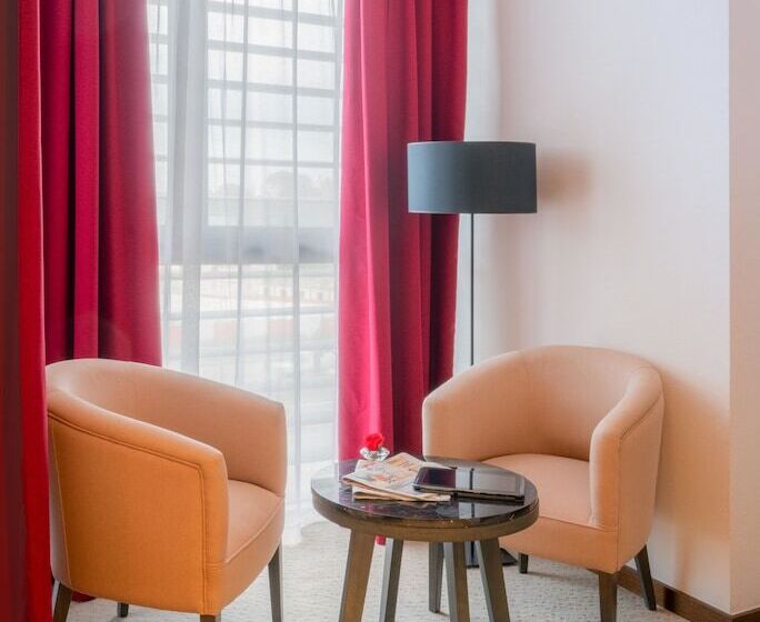 هتل Golden Tulip Royaume