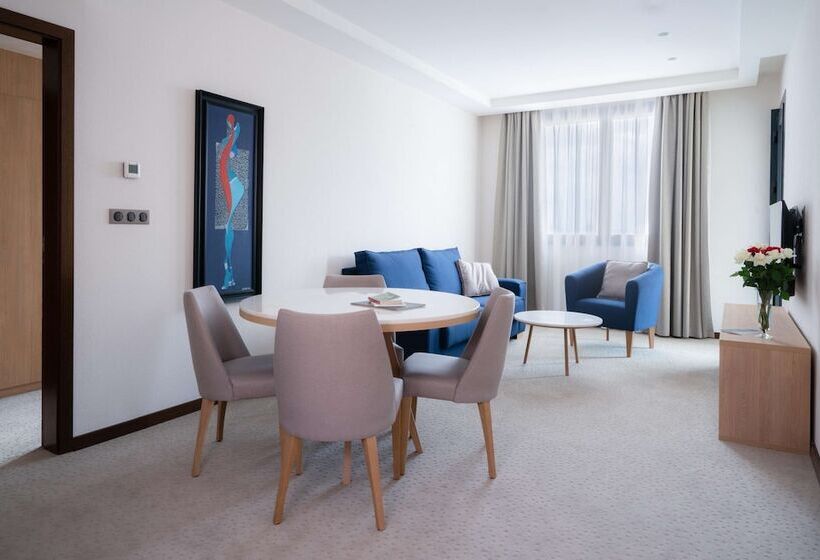 هتل Golden Tulip Royaume