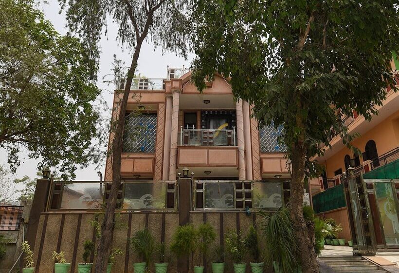 هتل Home Feeling Accomodation By Oyo Rooms