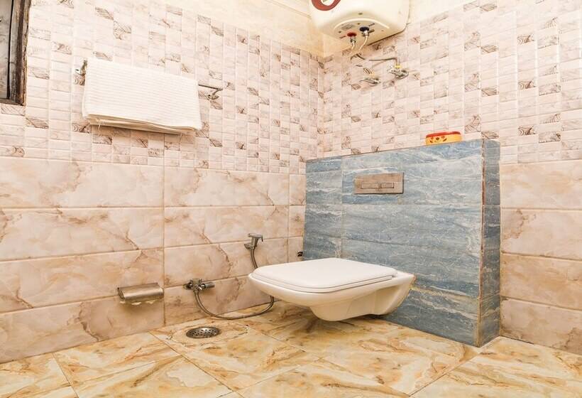 هتل Home Feeling Accomodation By Oyo Rooms