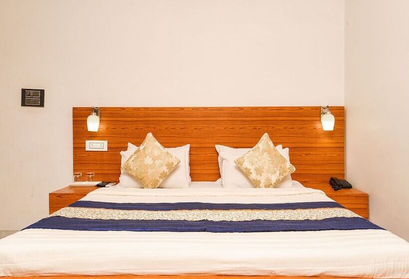 هتل Home Feeling Accomodation By Oyo Rooms