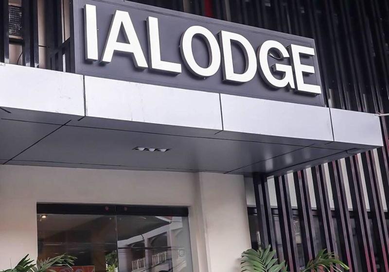 Отель Ialodge
