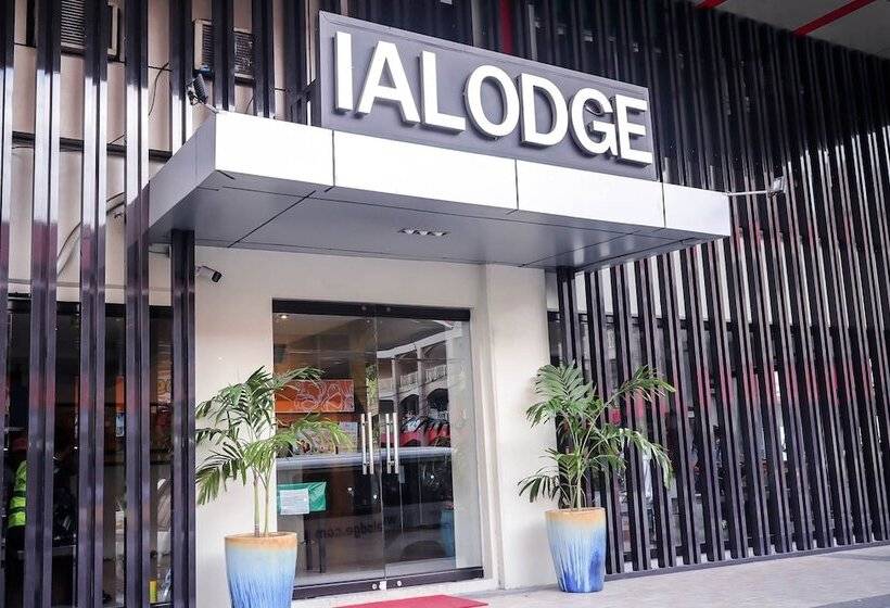 Отель Ialodge