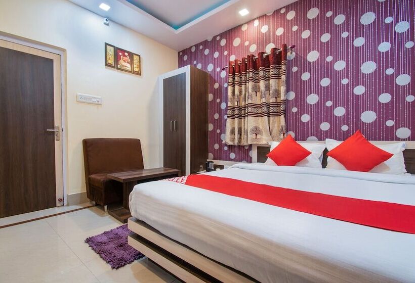 ホテル Janvi International By Oyo Rooms