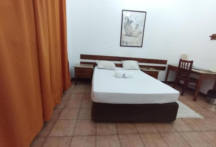 فندق Pensao Martins